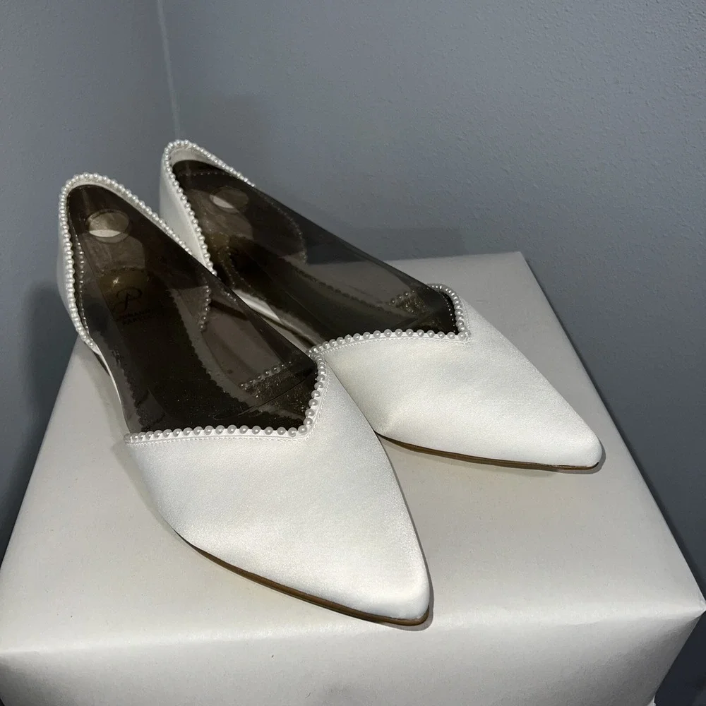 Adrianna Papell elegant pointed
